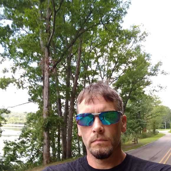 Meet your Posher, Rob - Picture 1 of 1